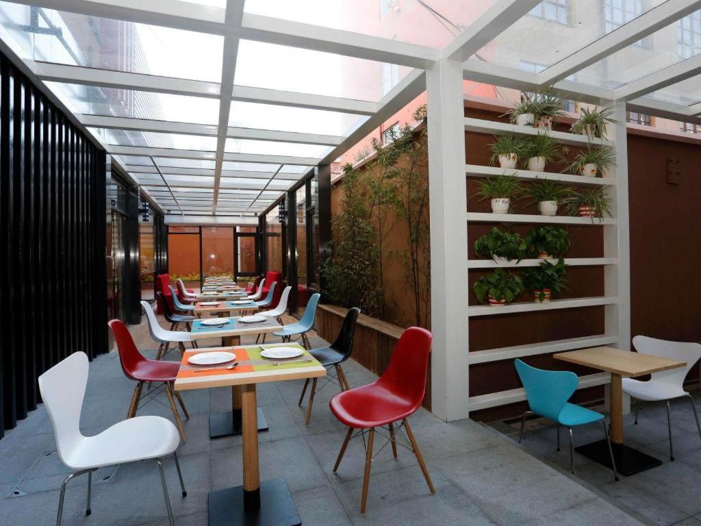 Отель Ibis Kunming Beijing Rd Экстерьер фото